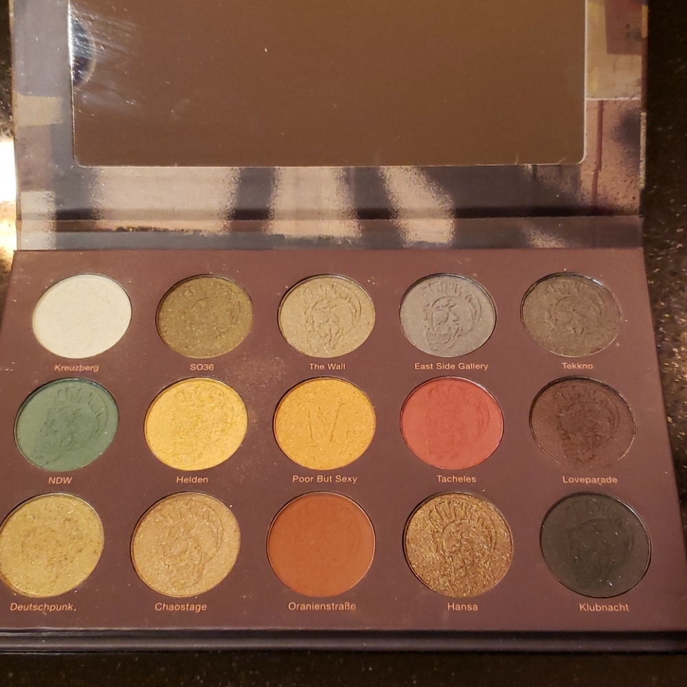 Nomad Berlin Vertegrund Makeup Pallet